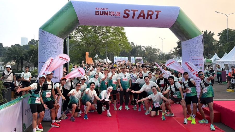 Sharp Rayakan 56 Tahun dengan 600 Pelari dan 600 Pohon